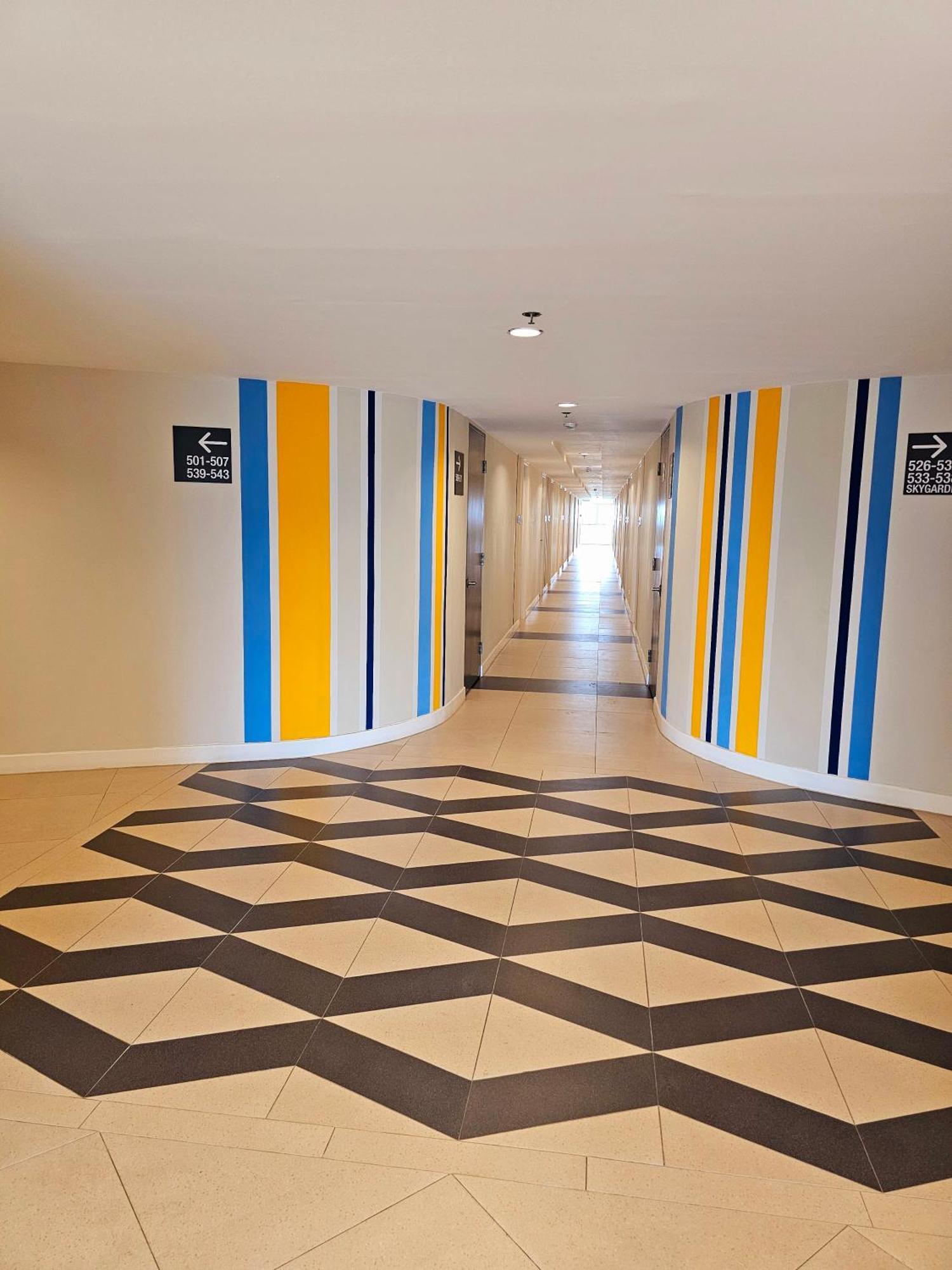 Acellyne'S Suites At The Residences At Commonwealth By Century Quezon City Extérieur photo