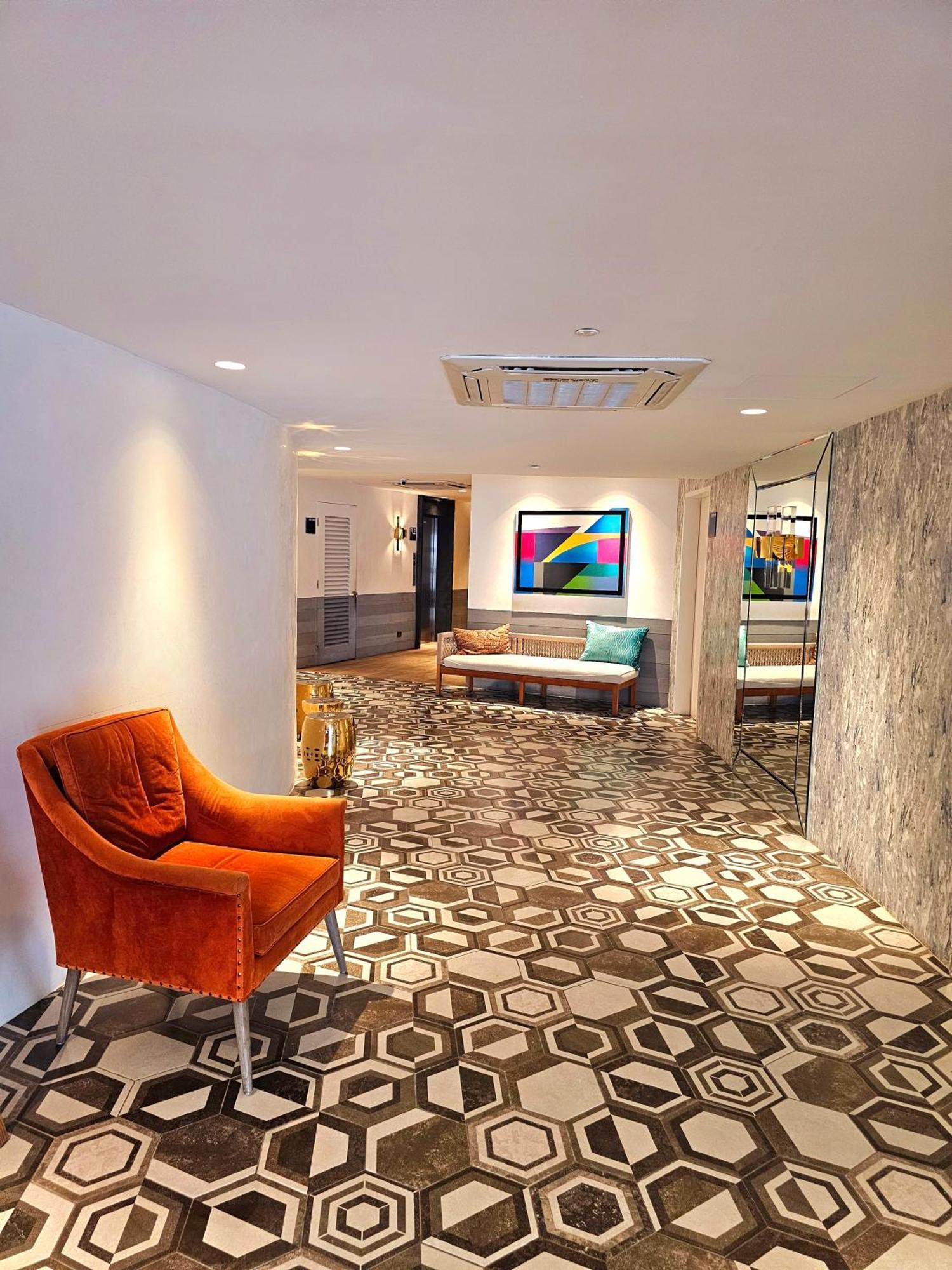Acellyne'S Suites At The Residences At Commonwealth By Century Quezon City Extérieur photo