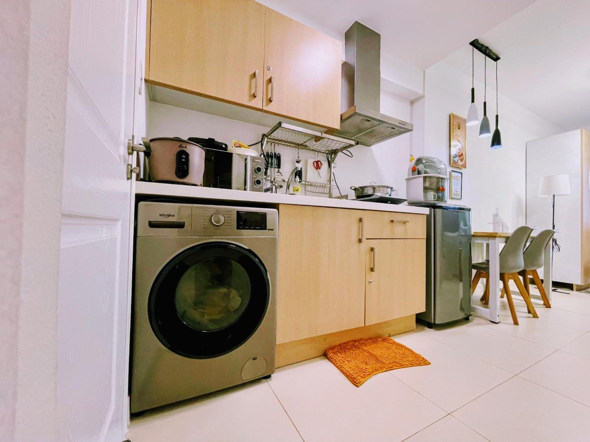 Acellyne'S Suites At The Residences At Commonwealth By Century Quezon City Chambre photo
